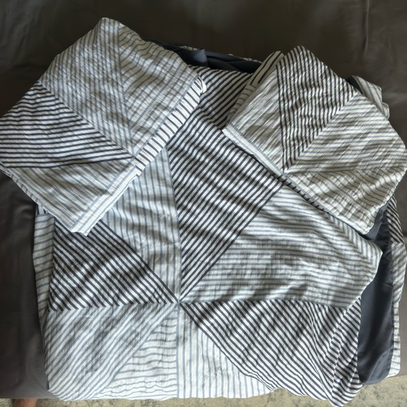 Full-size duvet cover and 2 shams. Excellent condition! - Picture 1 of 3